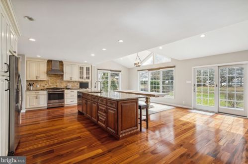 114 Woodview Ln, Riverton NJ  08077-3218 exterior