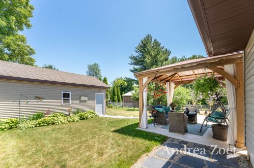 521 Edward St, Middlevle MI 49333-9775 exterior