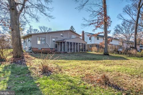 3075 Essex Pl, Lancaster PA  17601-1612 exterior