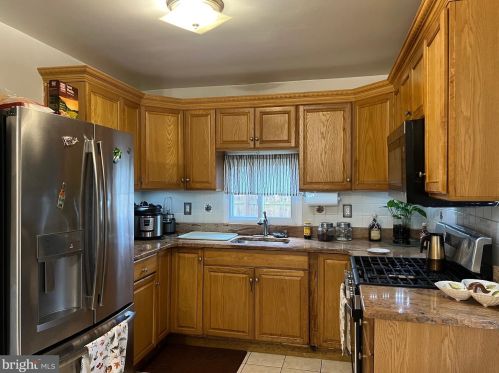 525 River Dr, Camden NJ  08110-2917 exterior