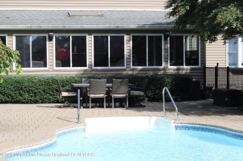 17 Carriage Dr, Middletown NJ 07748-3504 exterior