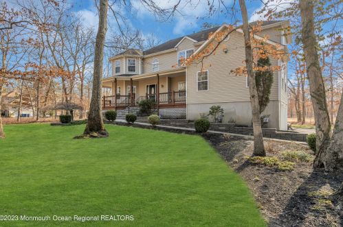 246 Veterans Hwy, Jackson Twp NJ  08527-4525 exterior