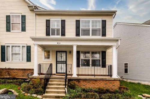 931 Blakney Ln, Washington, DC 20032-4333