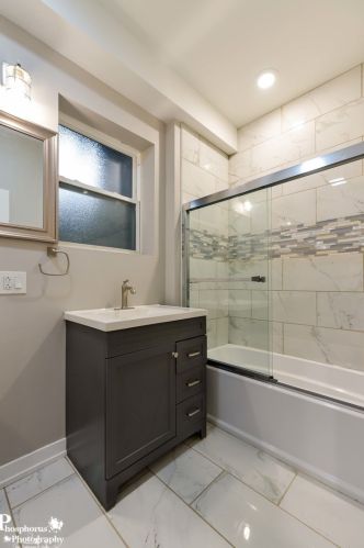 6229 Eberhart Ave, Chicago IL 60637-3318 exterior