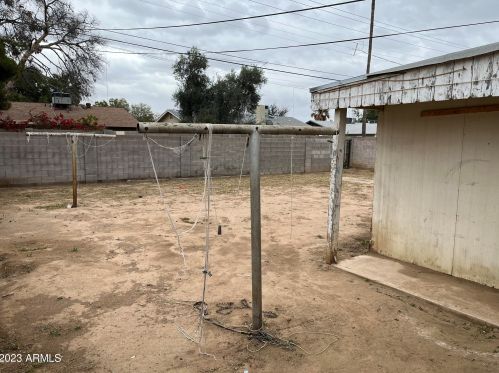 6733 32nd Ave, Phoenix, AZ 85017-1006