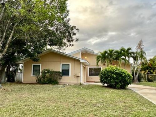 257 Pisces Ter, Fort Pierce, FL 34984-4458