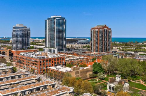 1845 Michigan Ave, Chicago IL  60616-1601 exterior