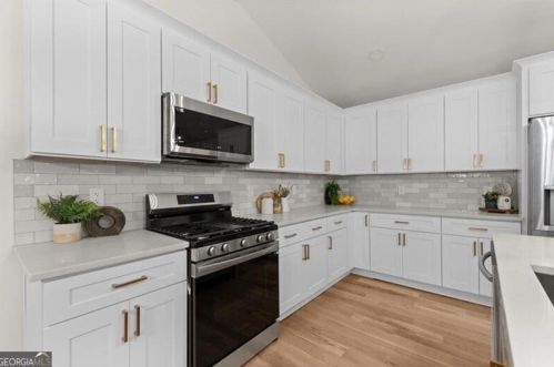 4508 King Springs Rd, Smyrna GA 30082-4724 exterior