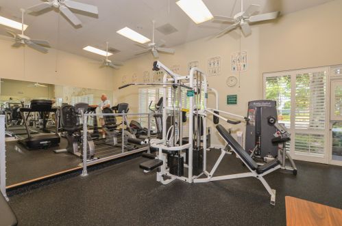 592 Cortina Ln, Fort Pierce FL 34986-1742 exterior