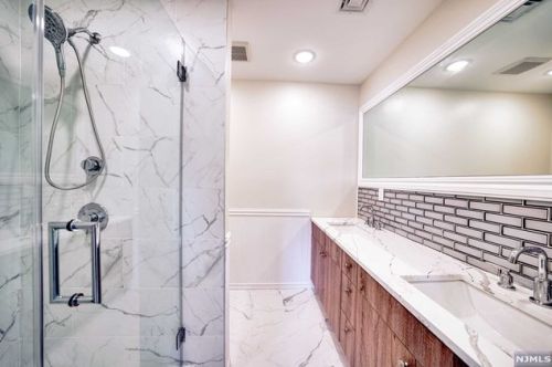 161 Adams Ave, River Edge NJ 07661-1437 exterior