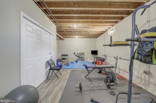 5 Cobblestone Ct, Columbus NJ 08022-1969 exterior