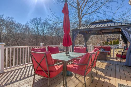 2880 Woodbridge Est Dr, Saint Louis MO 63129-5723 exterior