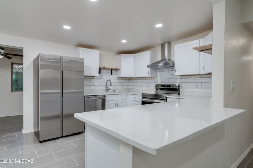 9301 29th St, Tucson AZ  85710-8015 exterior