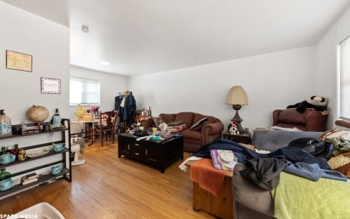 6909 Ridge Blvd, Chicago, IL 60645-3607