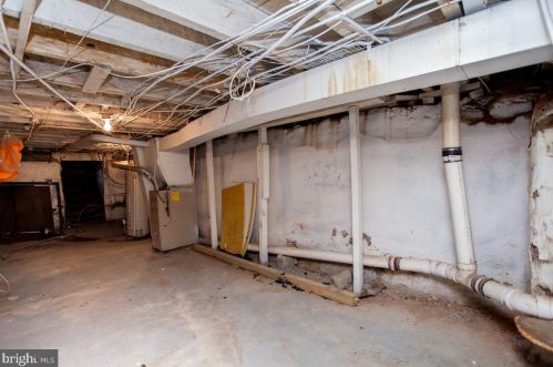 3358 Front St, Philadelphia PA 19106-3001 exterior