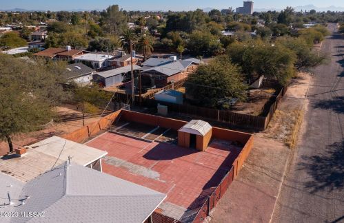 5002 1 St, Tucson AZ 85711-1507 exterior