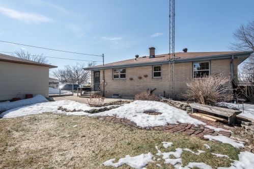 3241 97 St, Sturtevant WI 53177-2663 exterior