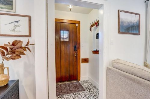 4237 Burrell St, Milwaukee WI  53207-5003 exterior