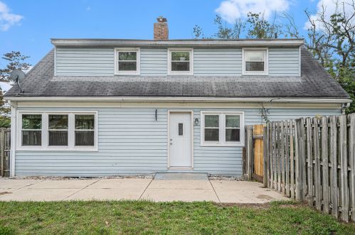 309 Maple St, Three Rivers MI 49093-2215 exterior