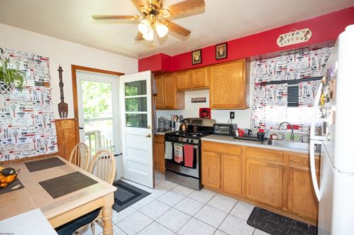 802 Rodgers Ct, Rahway NJ 07065-3616 exterior