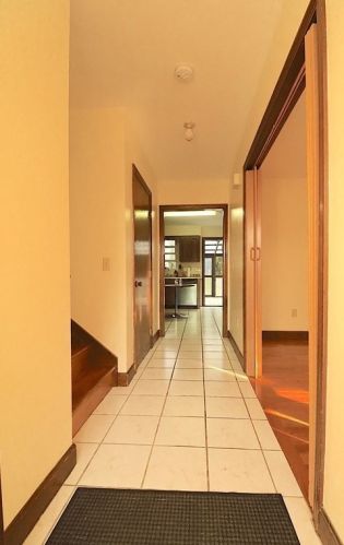 218 Norfolk St, Worcester, MA 01604-2958