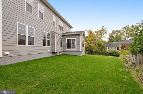 920 Darton Dr, Alexandria VA 22308-2021 exterior