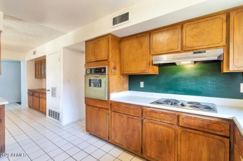 10815 37 Ave, Phoenix AZ 85053-2804 exterior