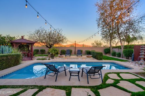 33907 23 Dr, Phoenix AZ 85027-4137 exterior