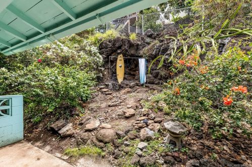 2910 Dole St, Honolulu HI 96816-1730 exterior