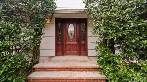 27 Meredith Pl, Piscataway, NJ 08854-5805