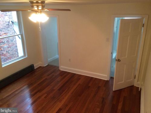 802 2nd St, Philadelphia PA 19122-3324 exterior