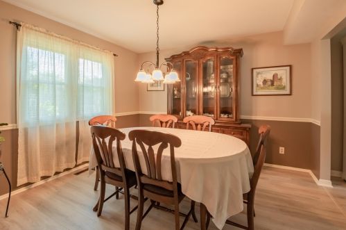 1049 Cedar Crst Dr, Bull Valley IL 60014-6931 exterior