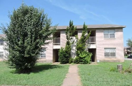 224 Alpine Ct, Irving, TX 75060-2200