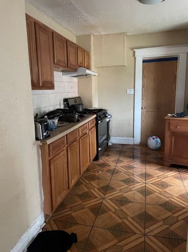 515 Jefferson St, Joliet IL 60435-6743 exterior