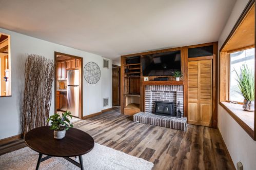 3163 83rd St, Milwaukee, WI 53219-3542