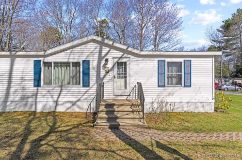 5 Rockland Dr, Old Orchard Beach, ME 04064-1057