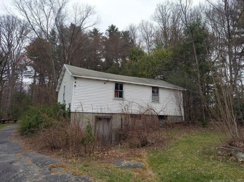 132 Ballouville Rd, Killingly CT 06241-1201 exterior