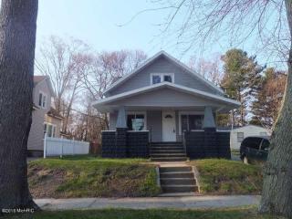 911 Forest Ave, Meskegon MI  49441-2333 exterior