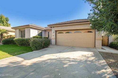 151 Roadrunner Dr, Chandler, AZ 85286-3925