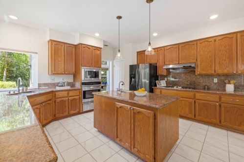 127 Conductor Way, Folsom CA 95630-8022 exterior