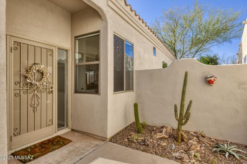 5073 Pinnacle Cove Dr, Tucson AZ  85749-7153 exterior