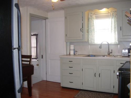 69 Powell Ave, Springfield MA 01118-2166 exterior