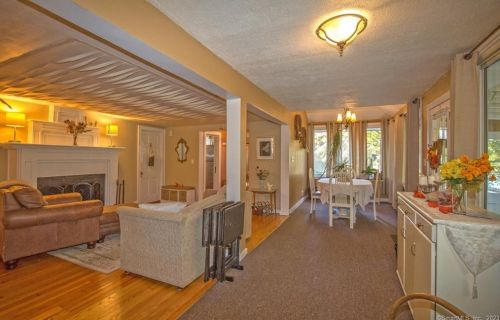 173 Cottage Rd, Enfield CT 06082-2209 exterior