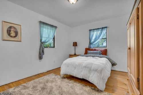 130 Old York Rd, Bridgewater NJ 08807-2686 exterior