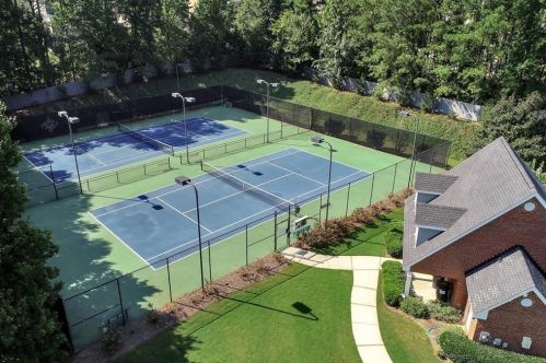 2132 Innsfail Dr, Lithonia GA  30078-2059 exterior