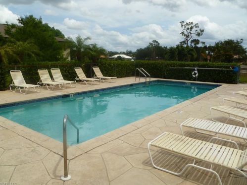 5697 Rattlesnake Hammock Rd, Naples FL 34113-8105 exterior