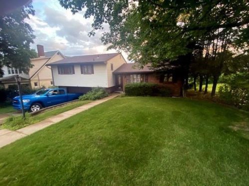 106 Lougeay Rd, Pittsburgh, PA 15235-3727