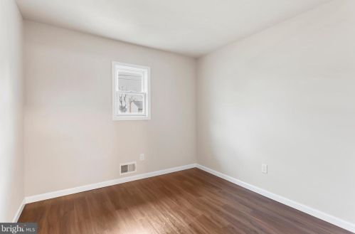 147 Gary Dr, Trenton NJ  08690-3145 exterior