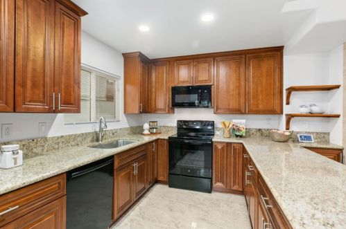 14472 Birmingham Pl, Tustin CA 92780-5708 exterior