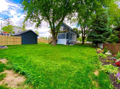 596 Euclid Ave, Elmhurst IL  60126-4336 exterior